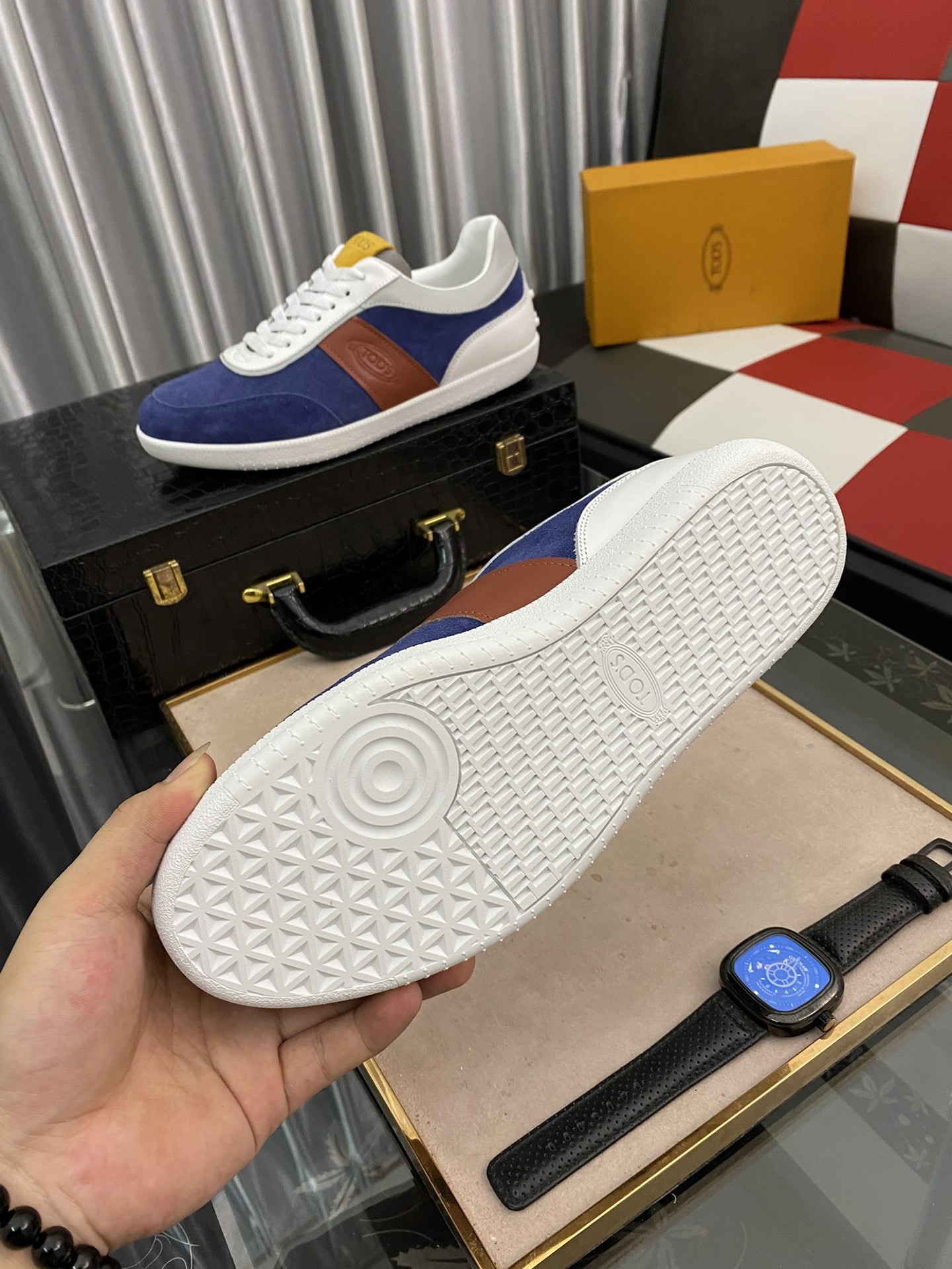 TOD'S Tabs Sneaker 3 - vstockx