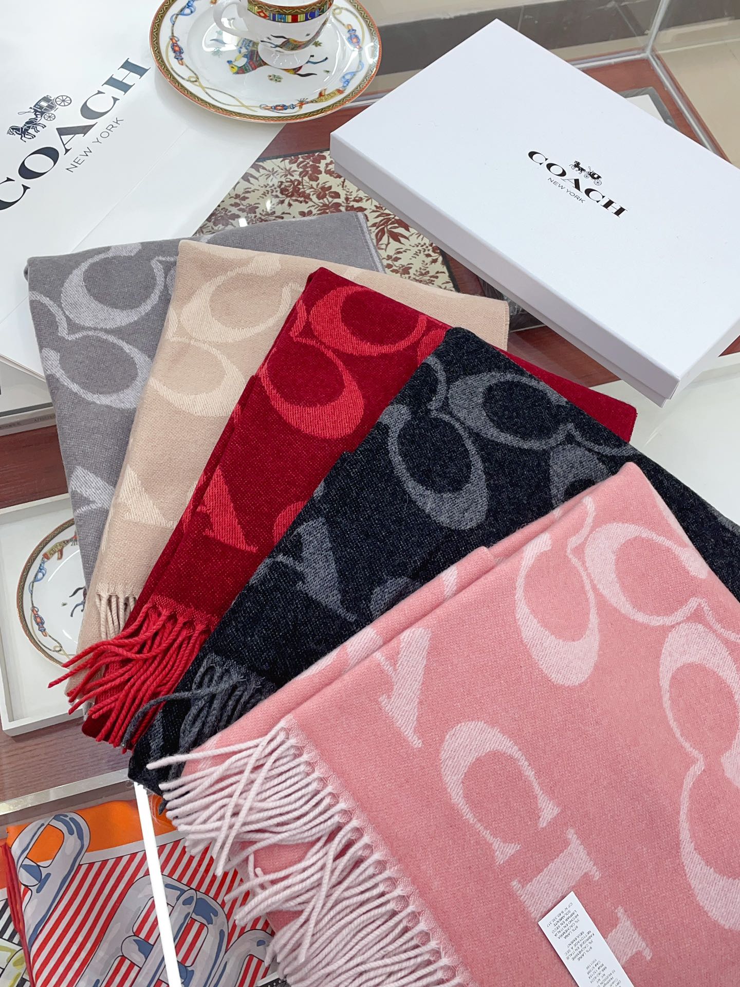 Streetwear Scarf COACH 328769 SIZE:195×53cm - vstockx