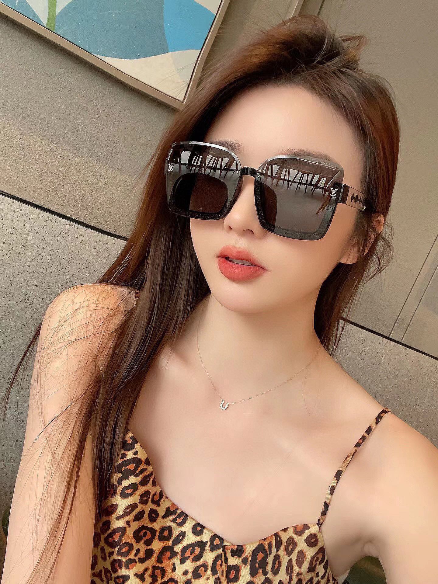 Sunglasses Louis Vuitton L5221 - vstockx