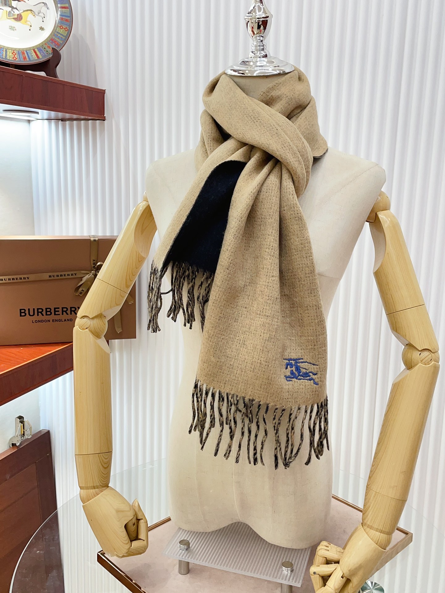 Streetwear Scarf Burberry 328827 size:180*35cm - vstockx