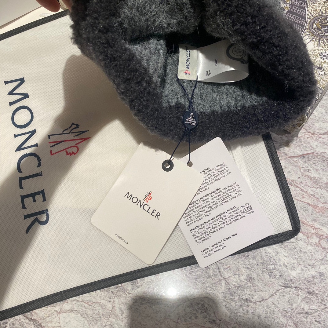 Streetwear Hat Moncler 328909 - vstockx