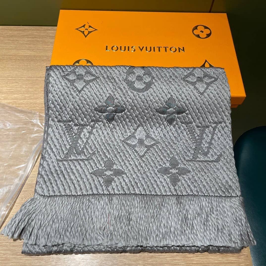 Hat & Scarf Louis Vuitton 4 - vstockx