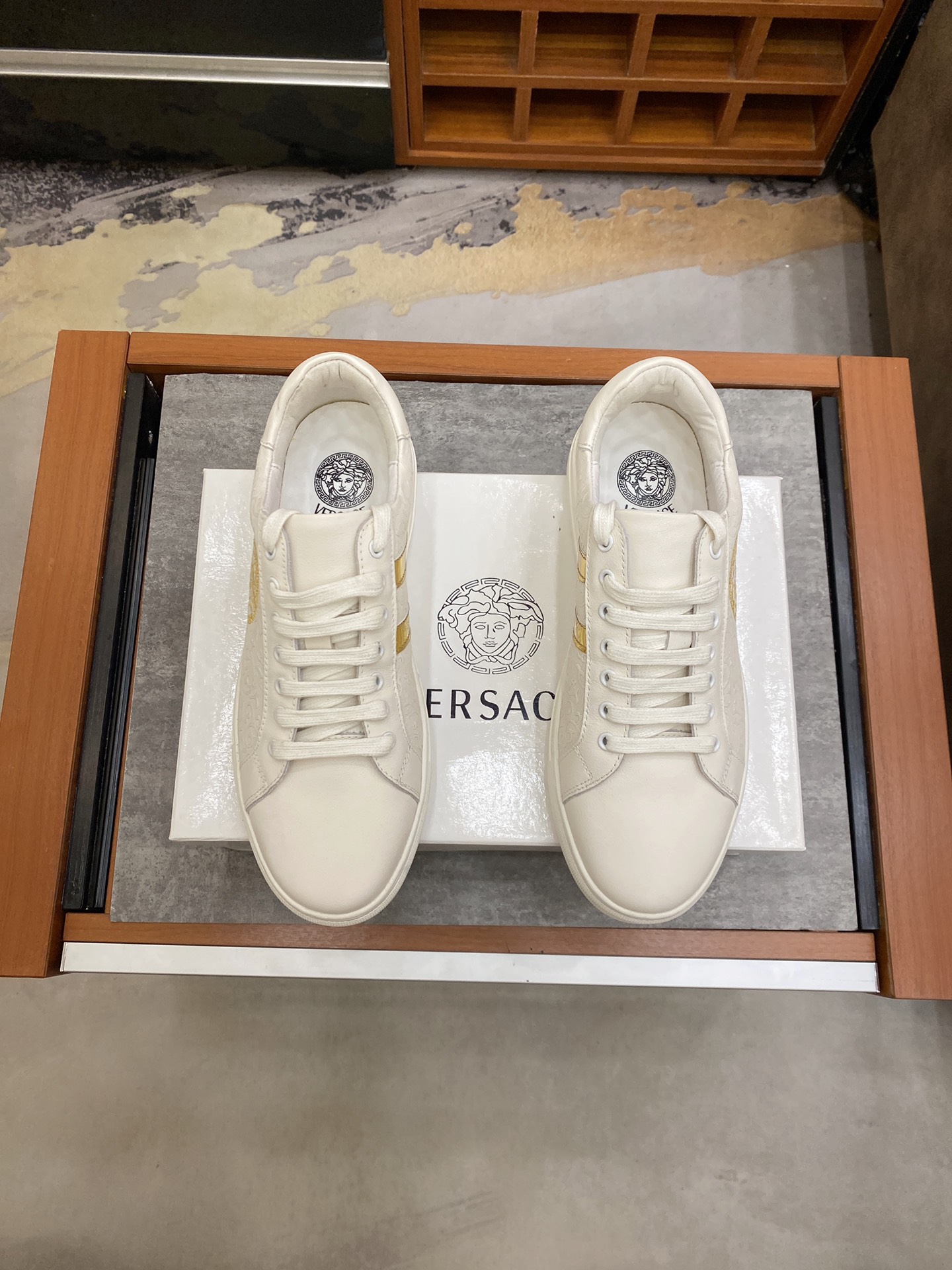 Versace Greca Sneaker 1 - vstockx