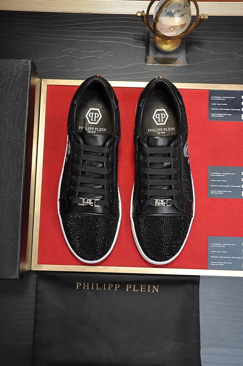 Philipp Plein Low Top Sneakers 8 - vstockx