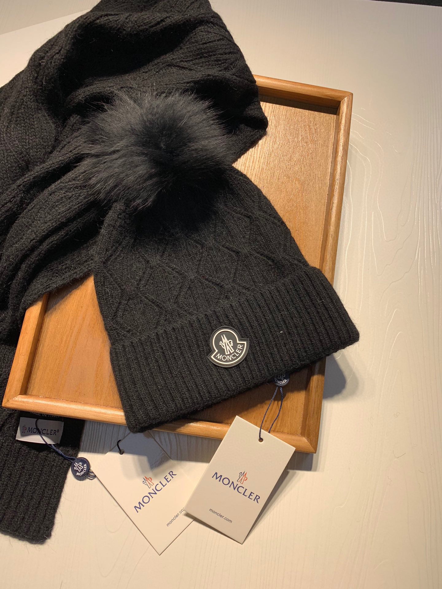 Hat & Scarf Moncler 1 - vstockx