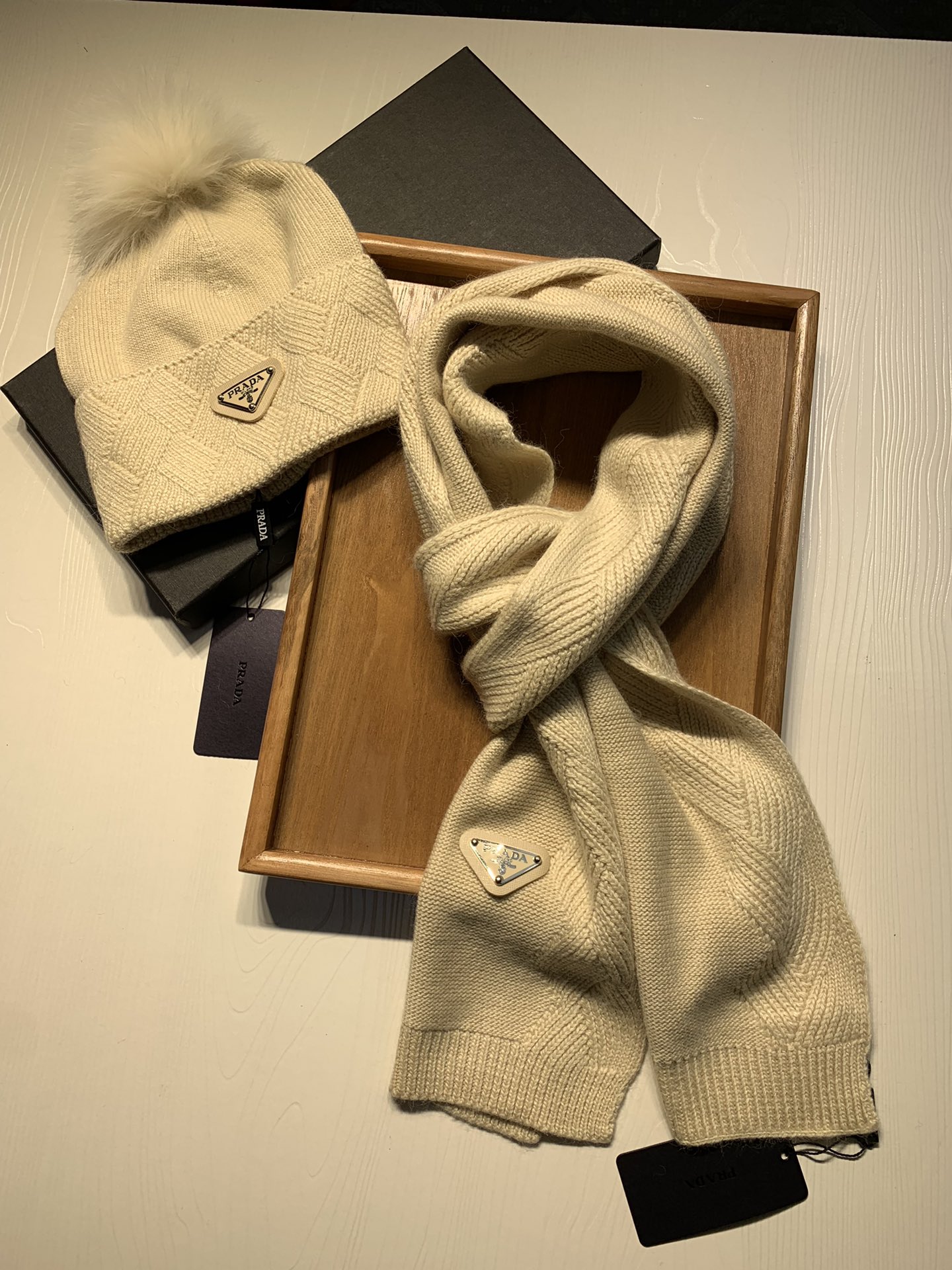 Hat & Scarf Prada 2 - vstockx