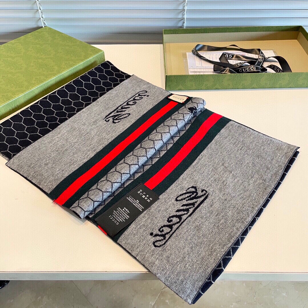 Streetwear Scarf GUCCI 329069 size:32*180cm - vstockx