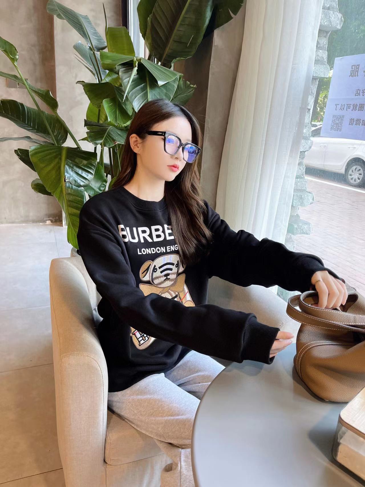 Clothes Burberry 816 - vstockx