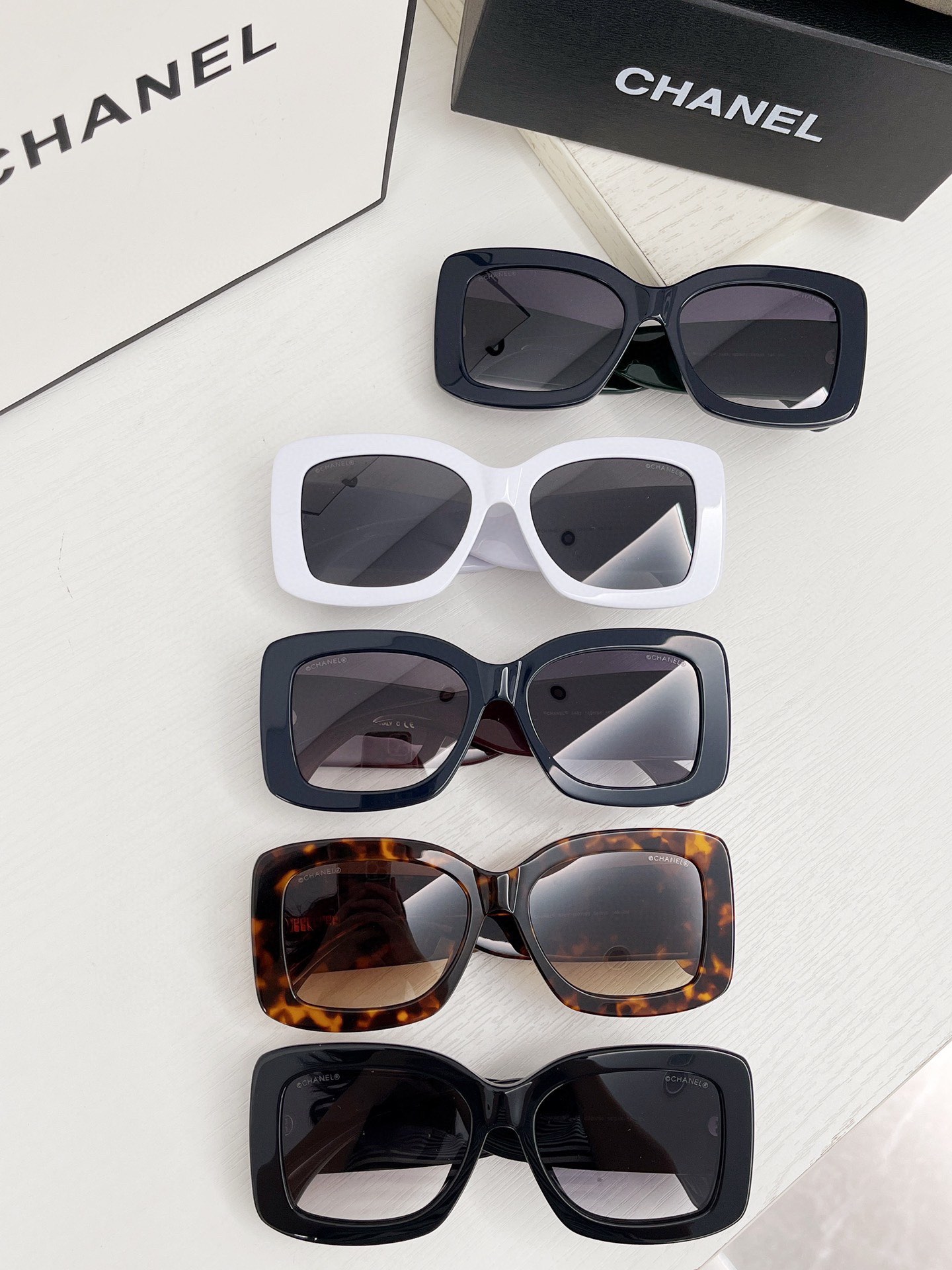 Sunglasses Chanel CH5483 Size:55 18 145 - vstockx