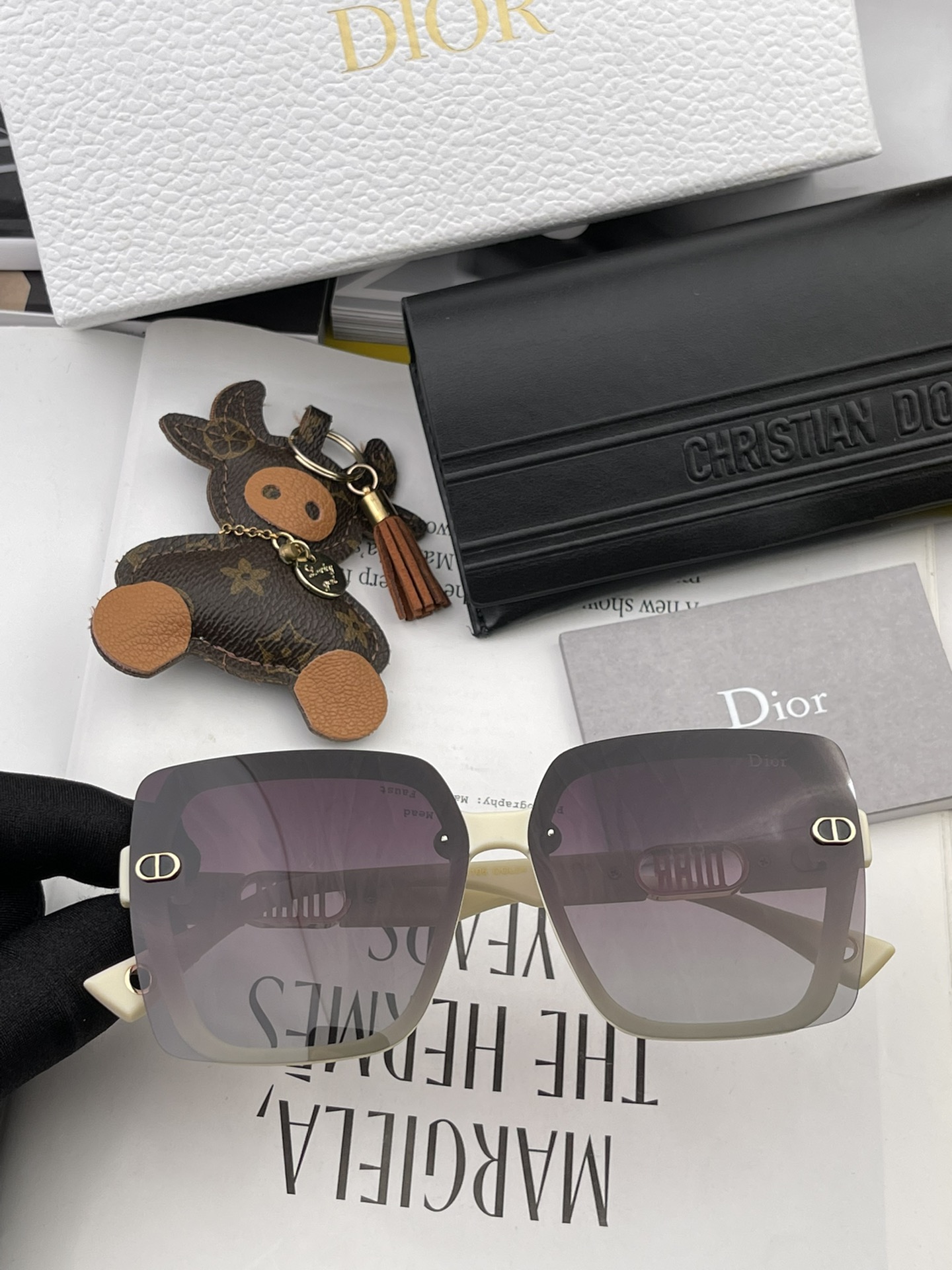 sunglasses Dior CD5610 - vstockx
