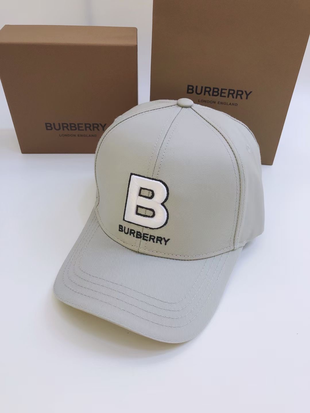 Hat Burberry 4 - vstockx