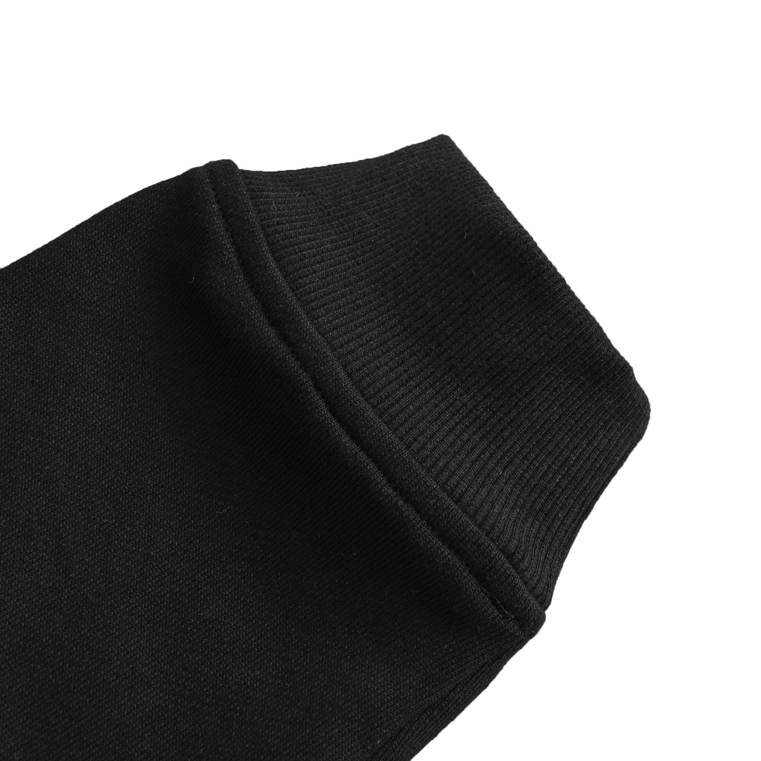 Clothes Burberry 812 - vstockx