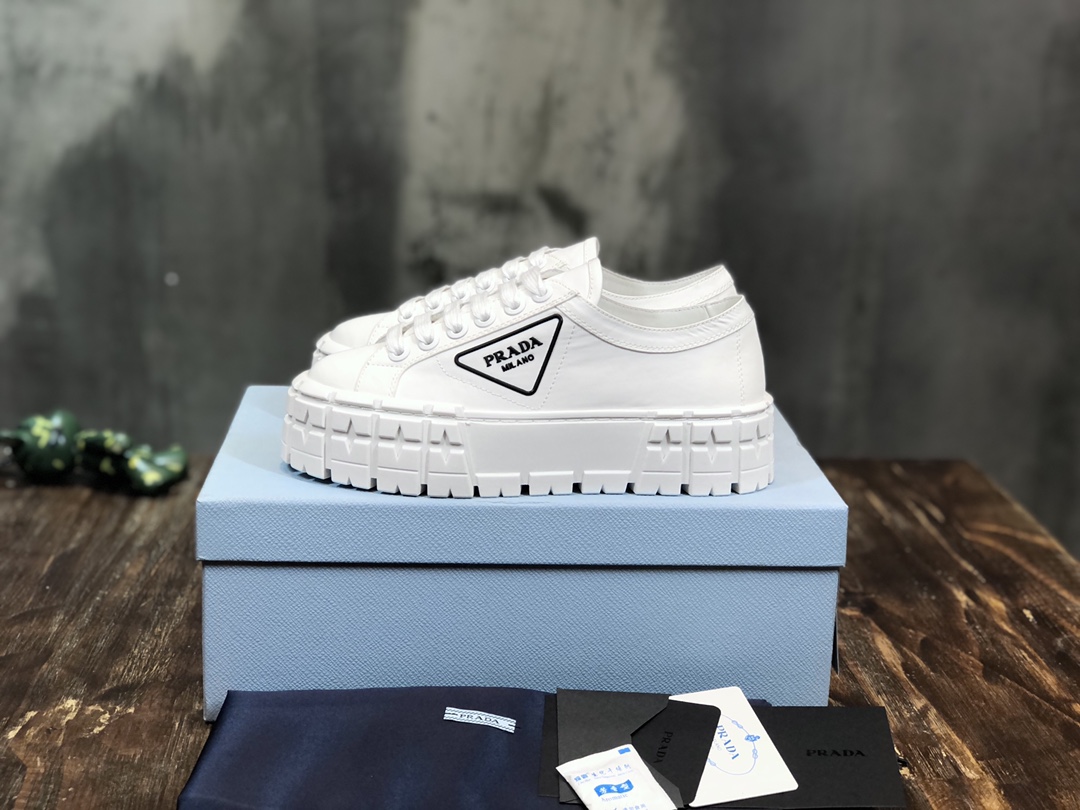 Prada Double Wheel sneaker 4 - vstockx
