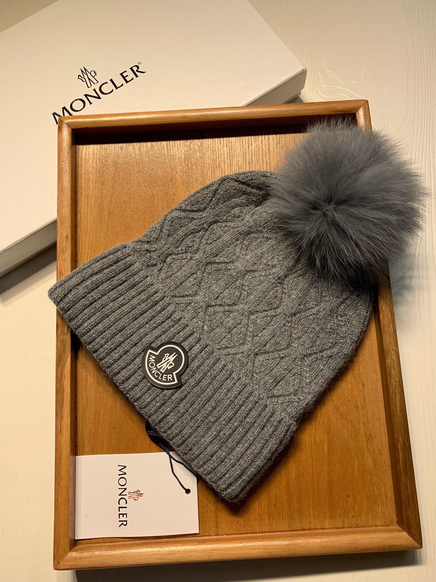 Hat Moncler 4 - vstockx