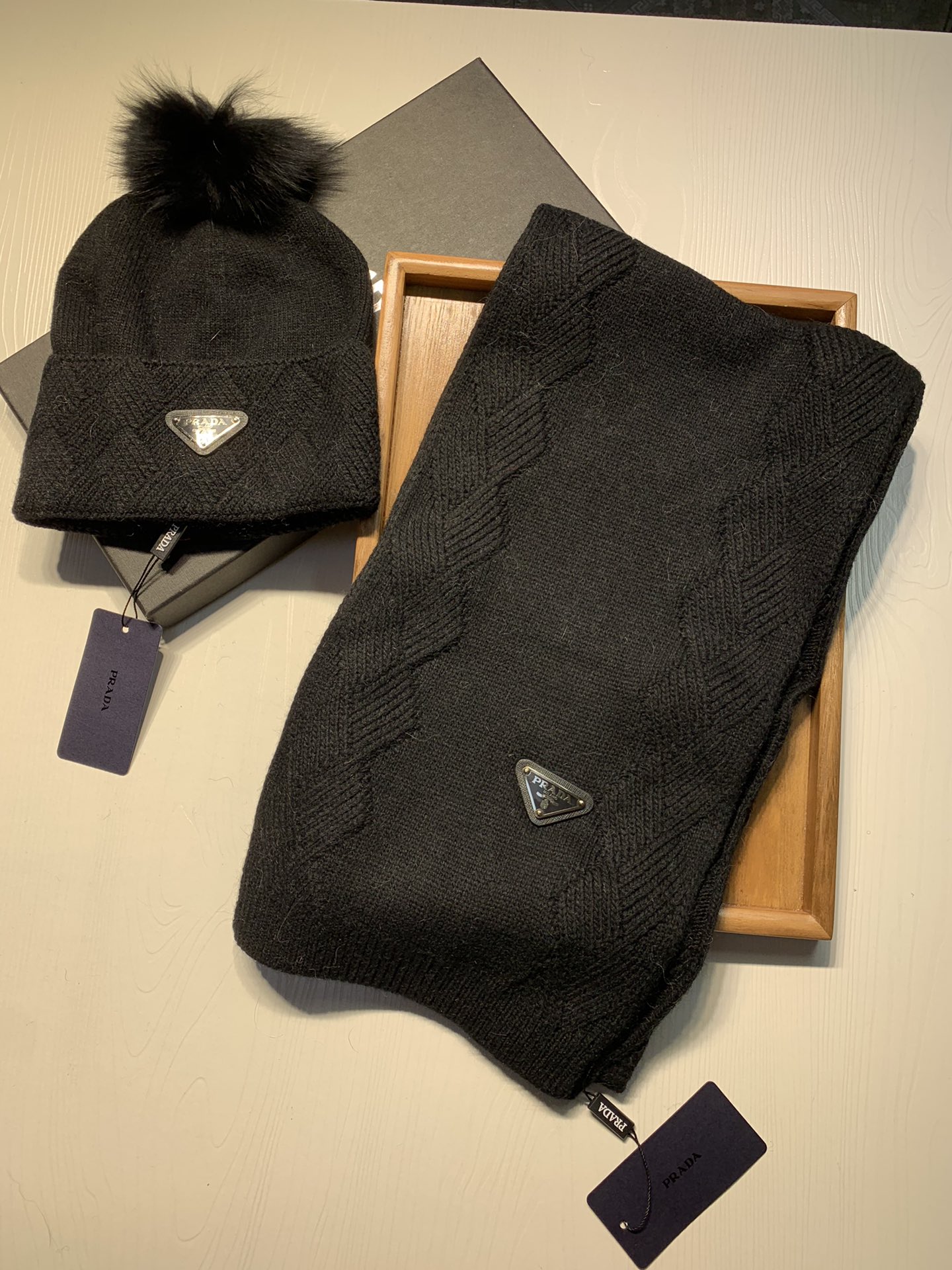 Hat & Scarf Prada 2 - vstockx