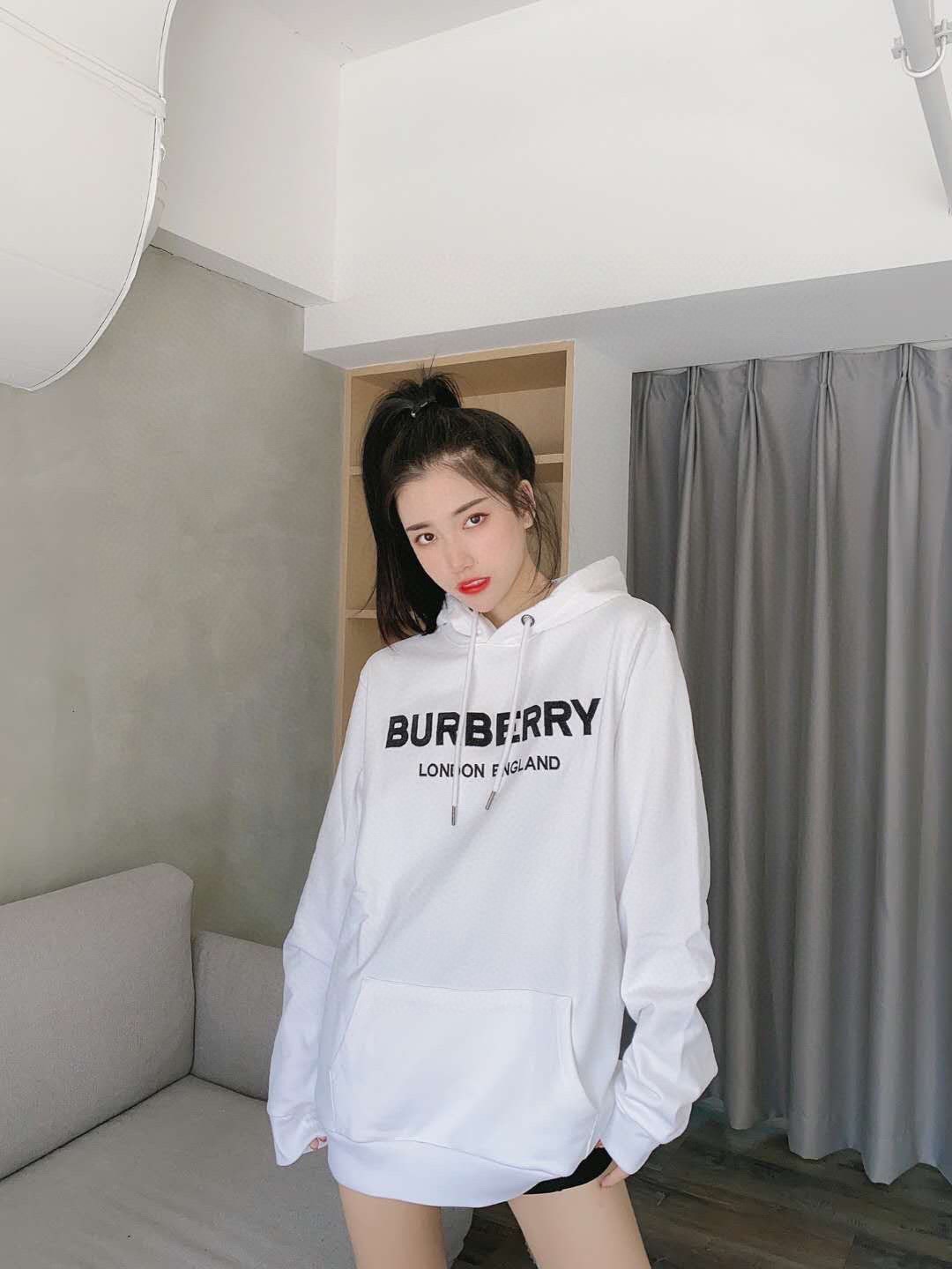 Clothes Burberry 815 - vstockx