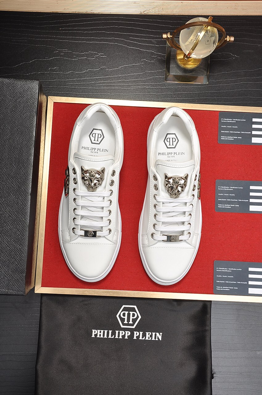 Philipp Plein Low Top Sneakers 14 - vstockx