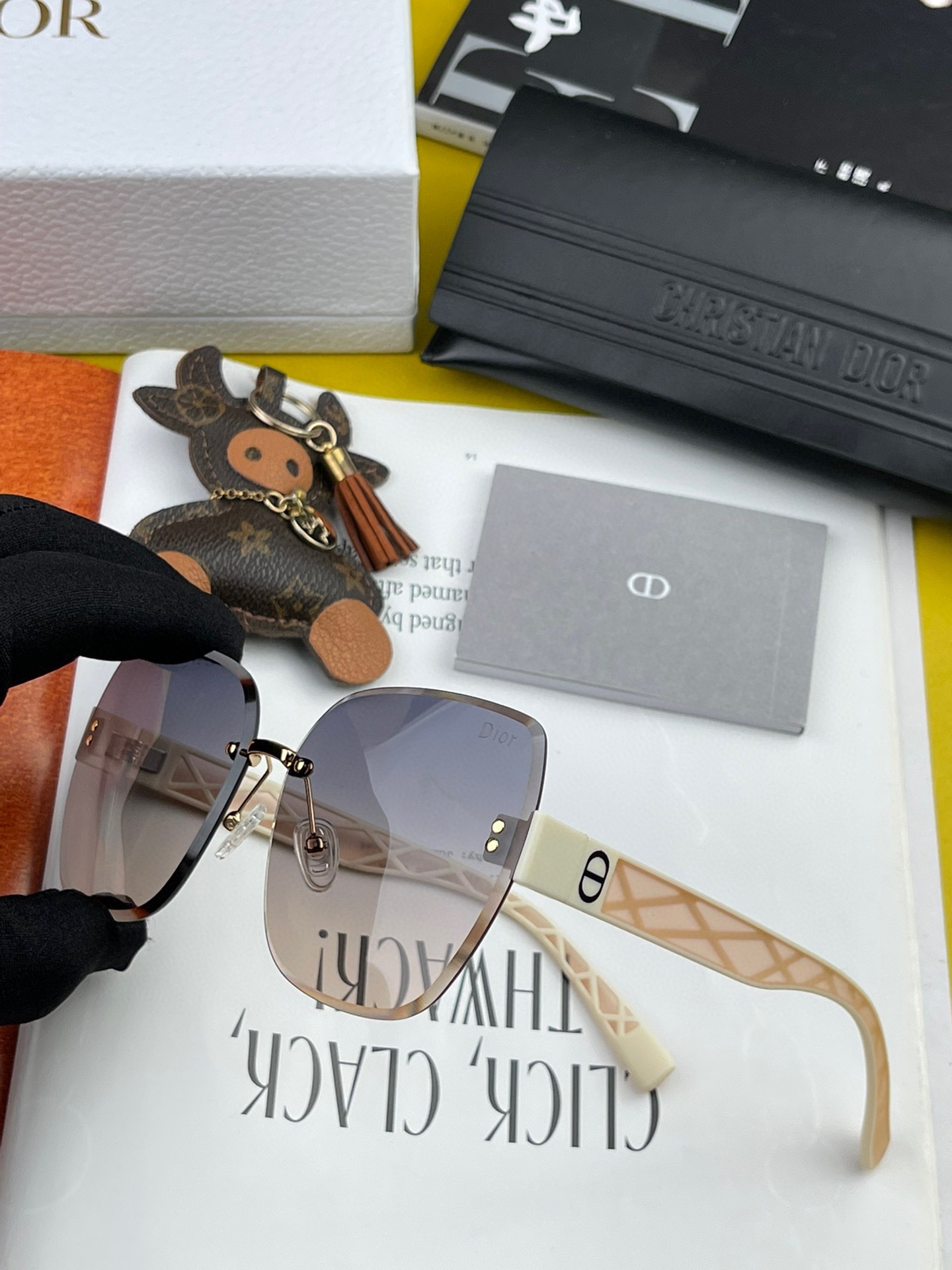 sunglasses Dior CD4579 - vstockx