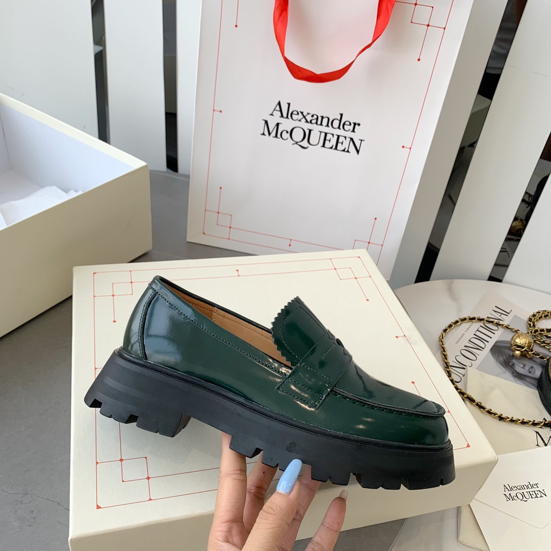 Alexander MCQueen woman is 35-40 - vstockx