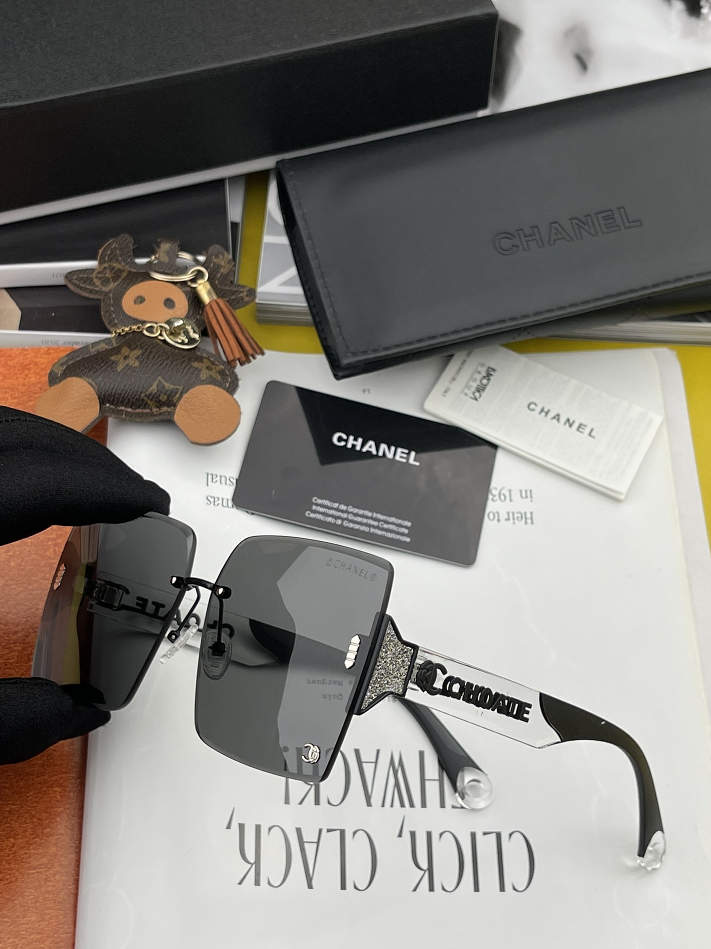 Sunglasses Louis Vuitton CH3191 - vstockx