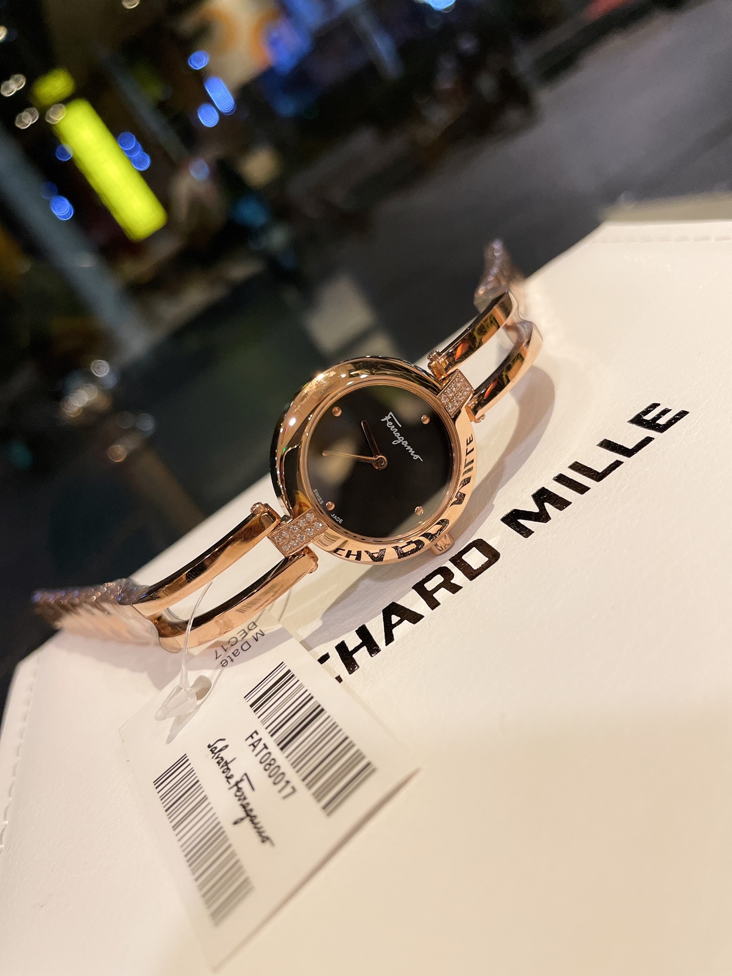 Watches Ferragamo 329768 size:26mm - vstockx