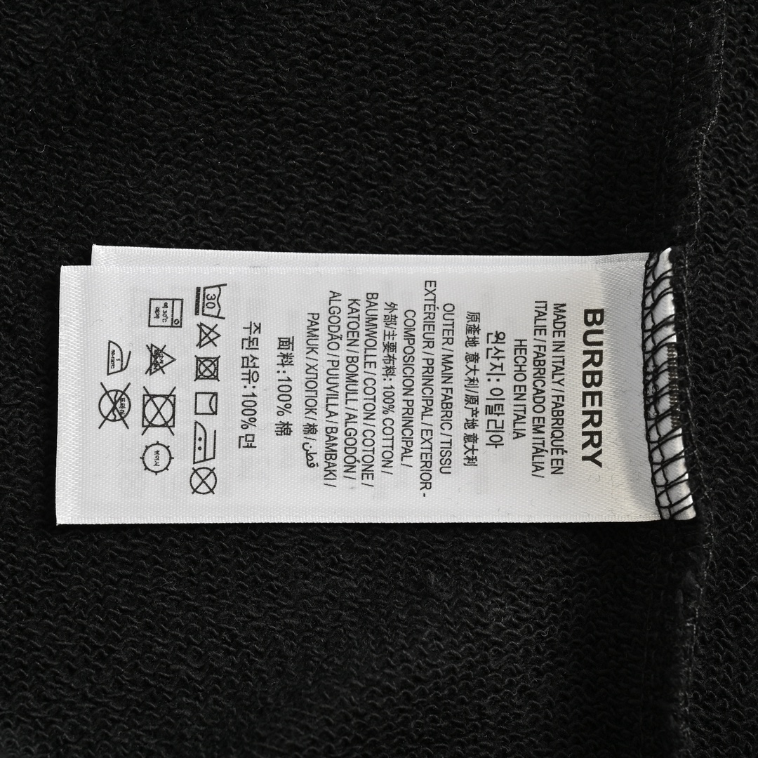 Clothes Burberry 824 - vstockx