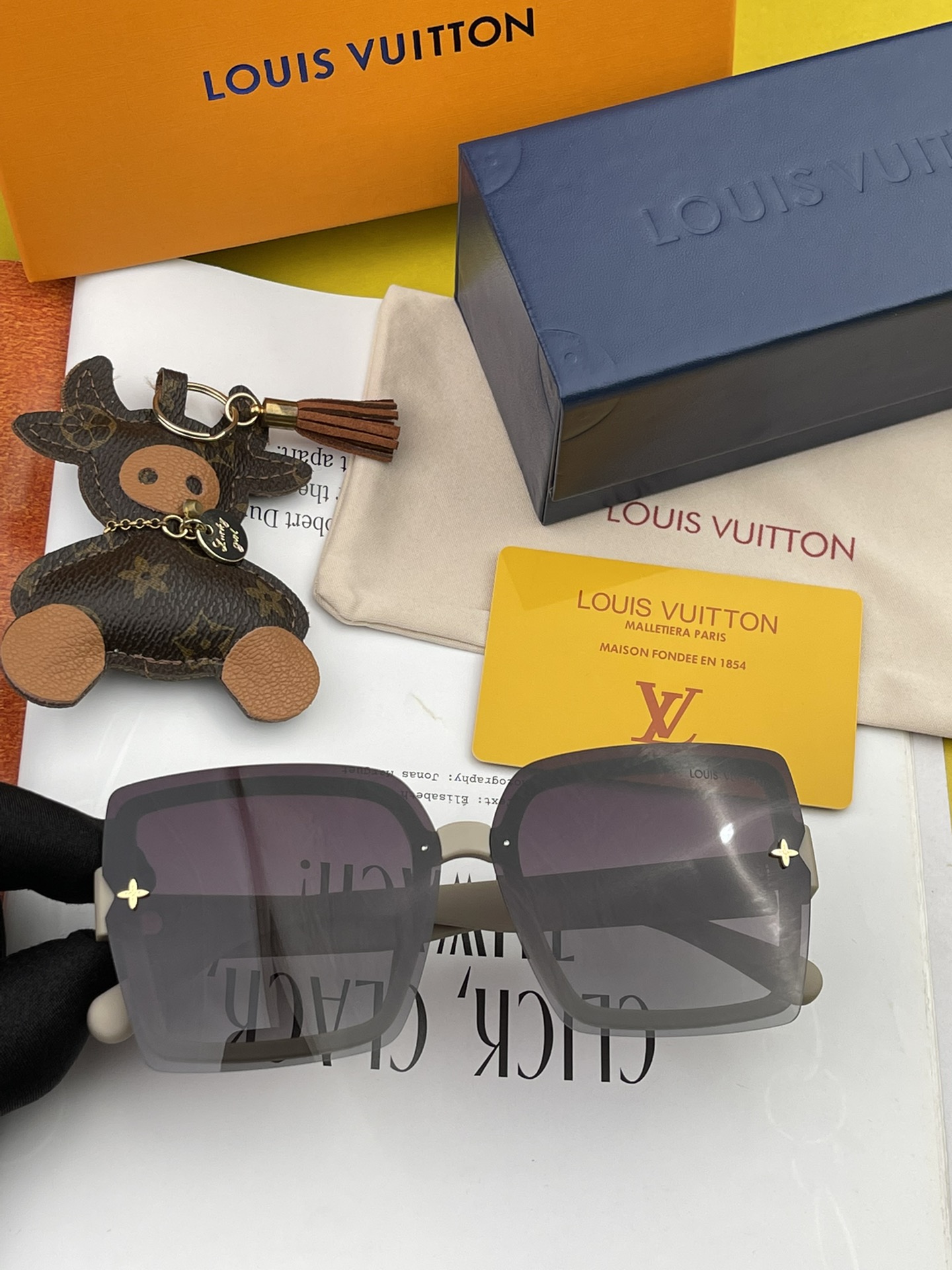 Sunglasses Louis Vuitton L7291 - vstockx