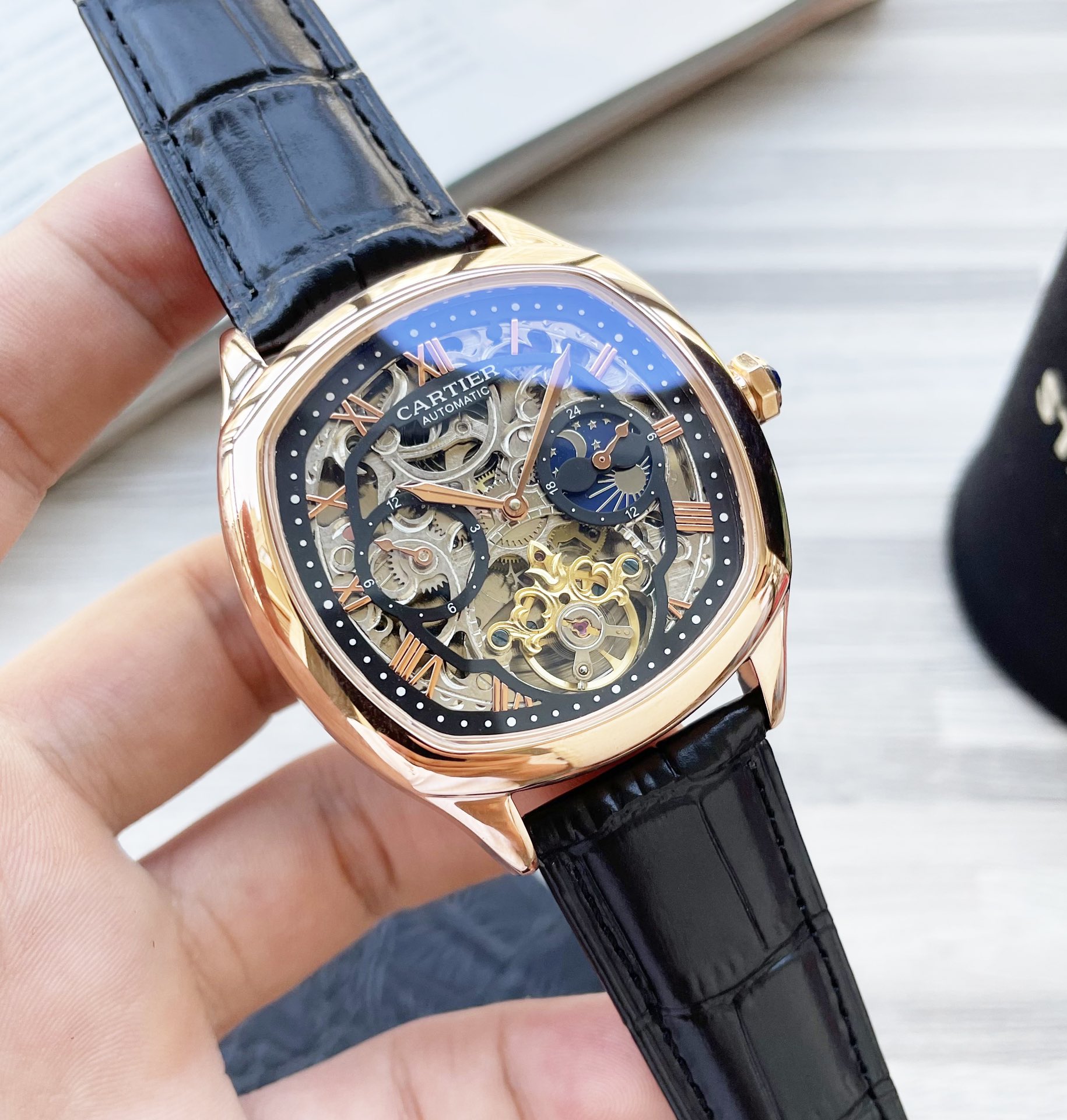 Watches Cartier 322168 size:42*12 mm - vstockx
