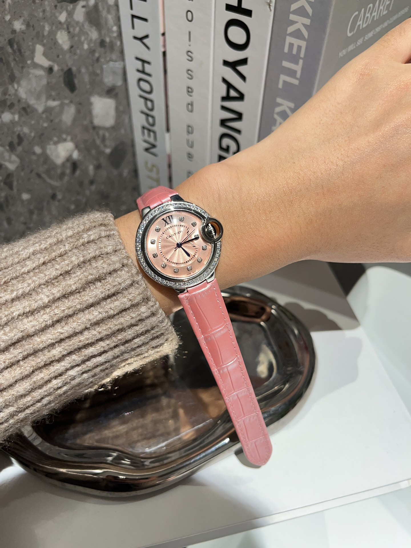 Watches Cartier 322172 size:33 mm - vstockx