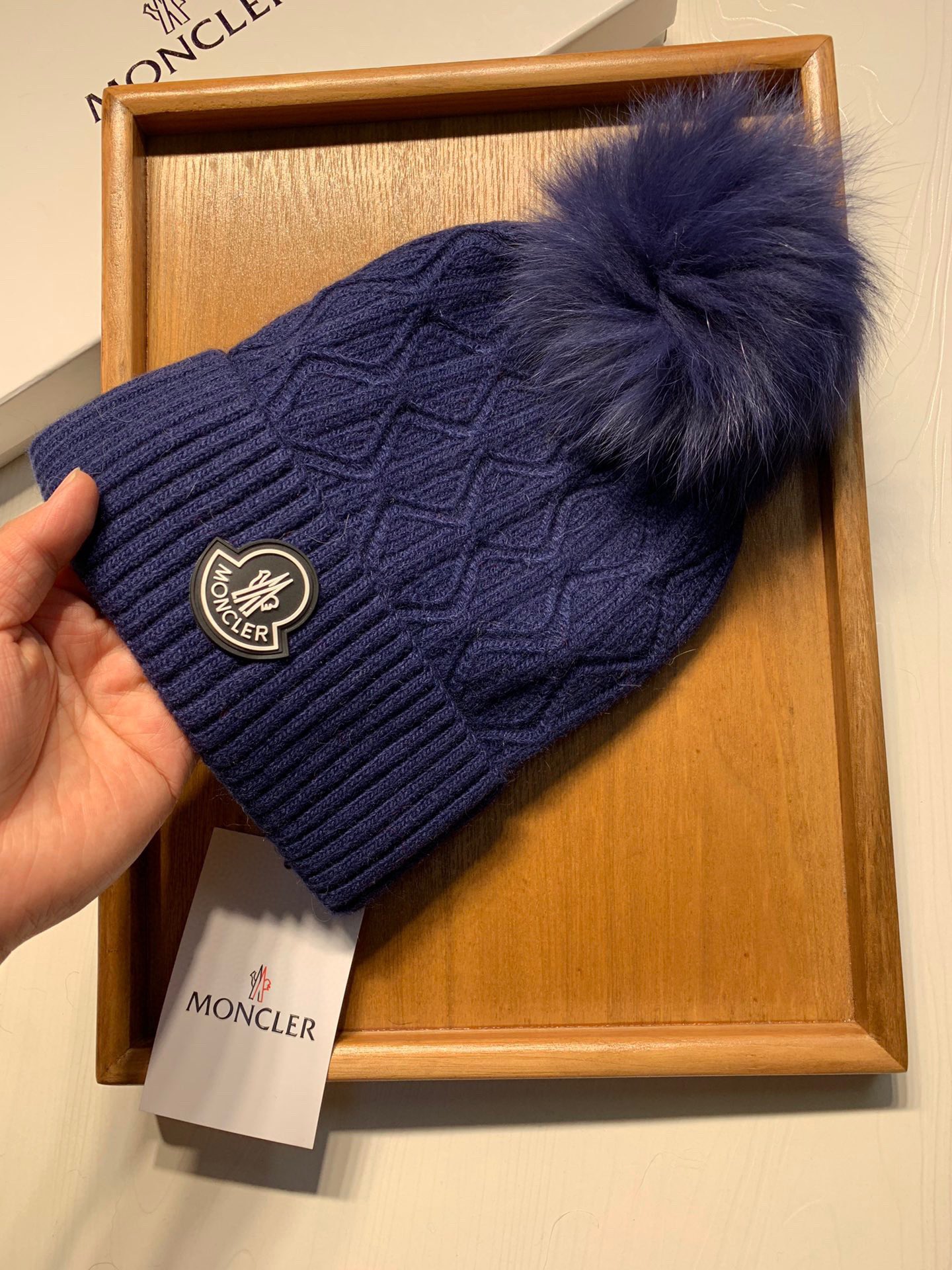 Hat Moncler 4 - vstockx