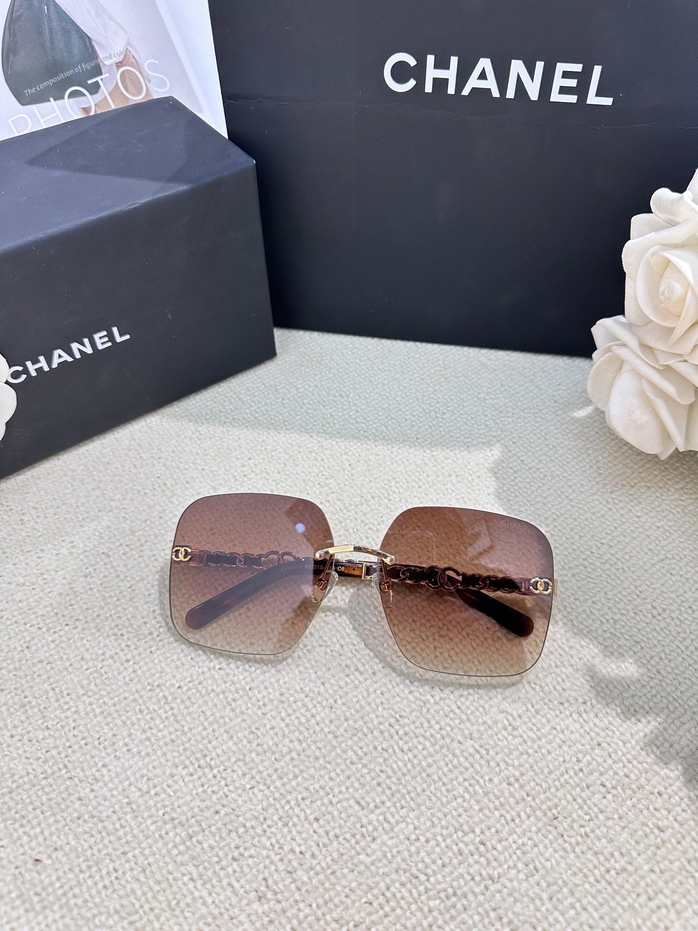Sunglasses Chanel CH8029 62-15-136 - vstockx