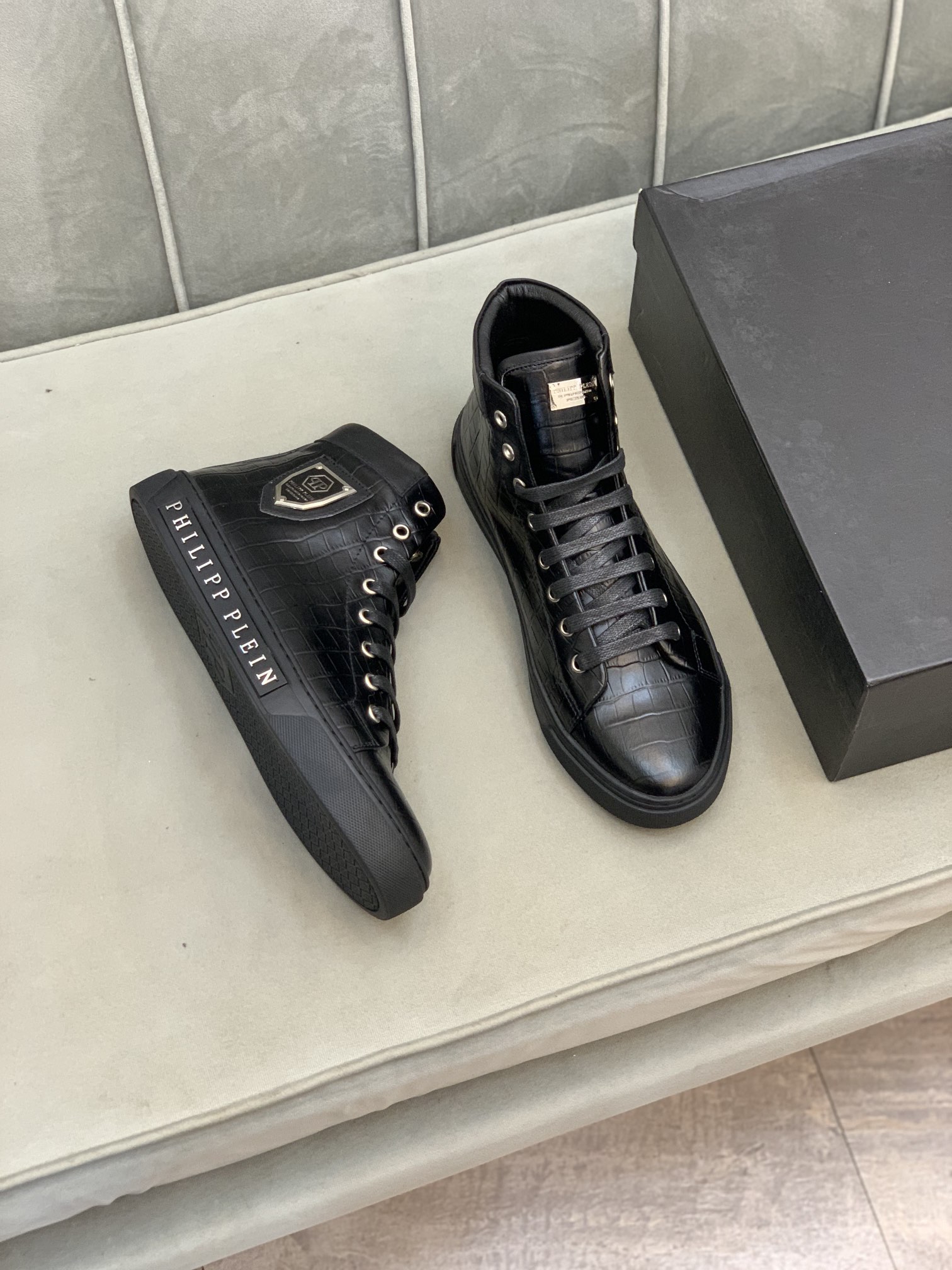 Philipp Plein High Top Sneakers 3 - vstockx