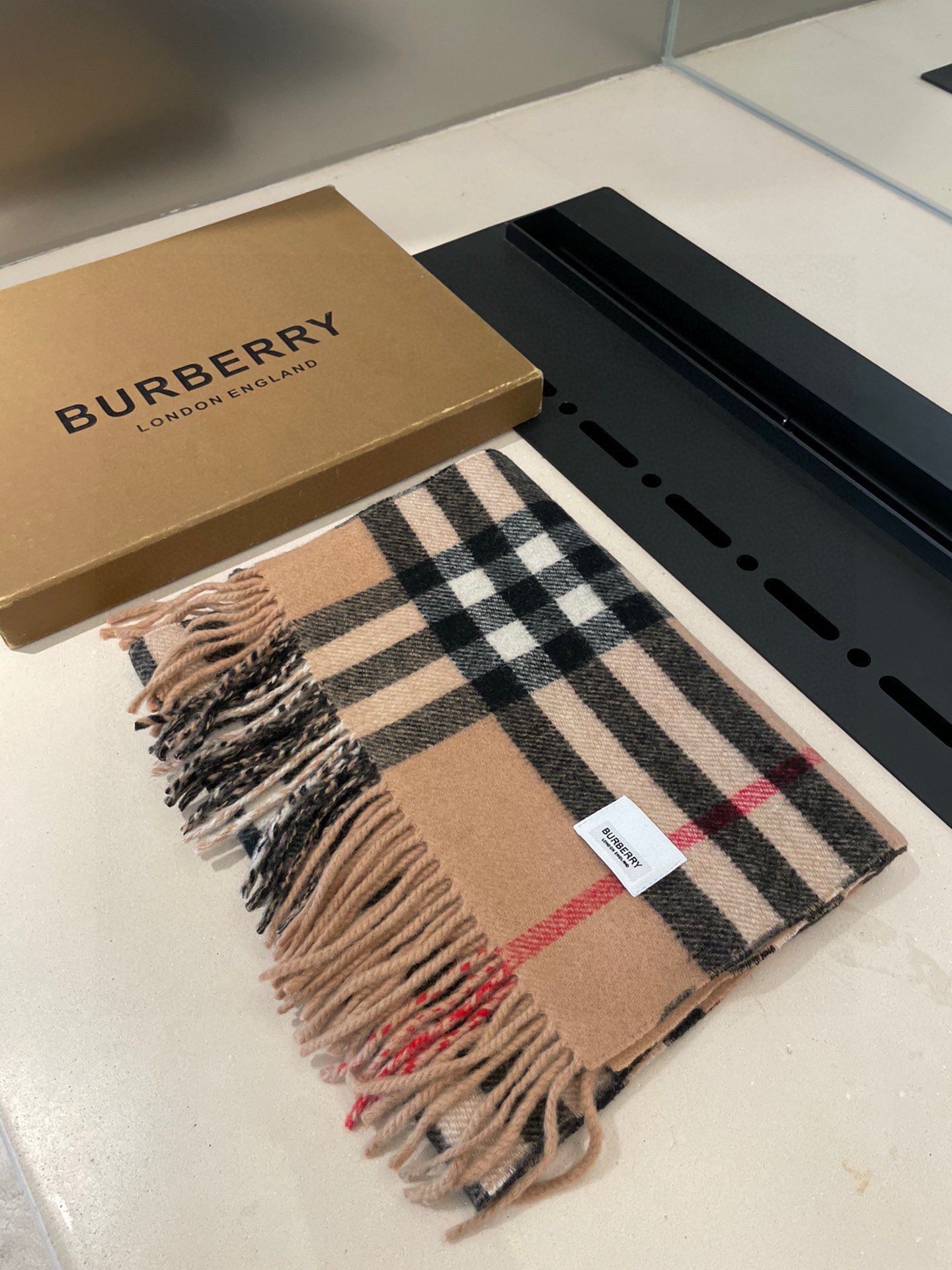 Streetwear Scarf BURBERRY 328955 size�?2*192cm - vstockx