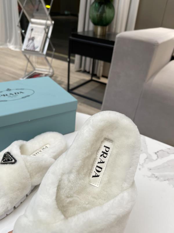 Prada Flat Sandals 1 - vstockx