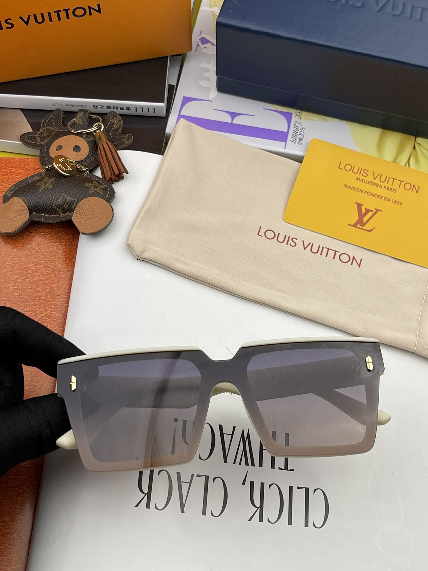 Sunglasses Louis Vuitton L1211 - vstockx
