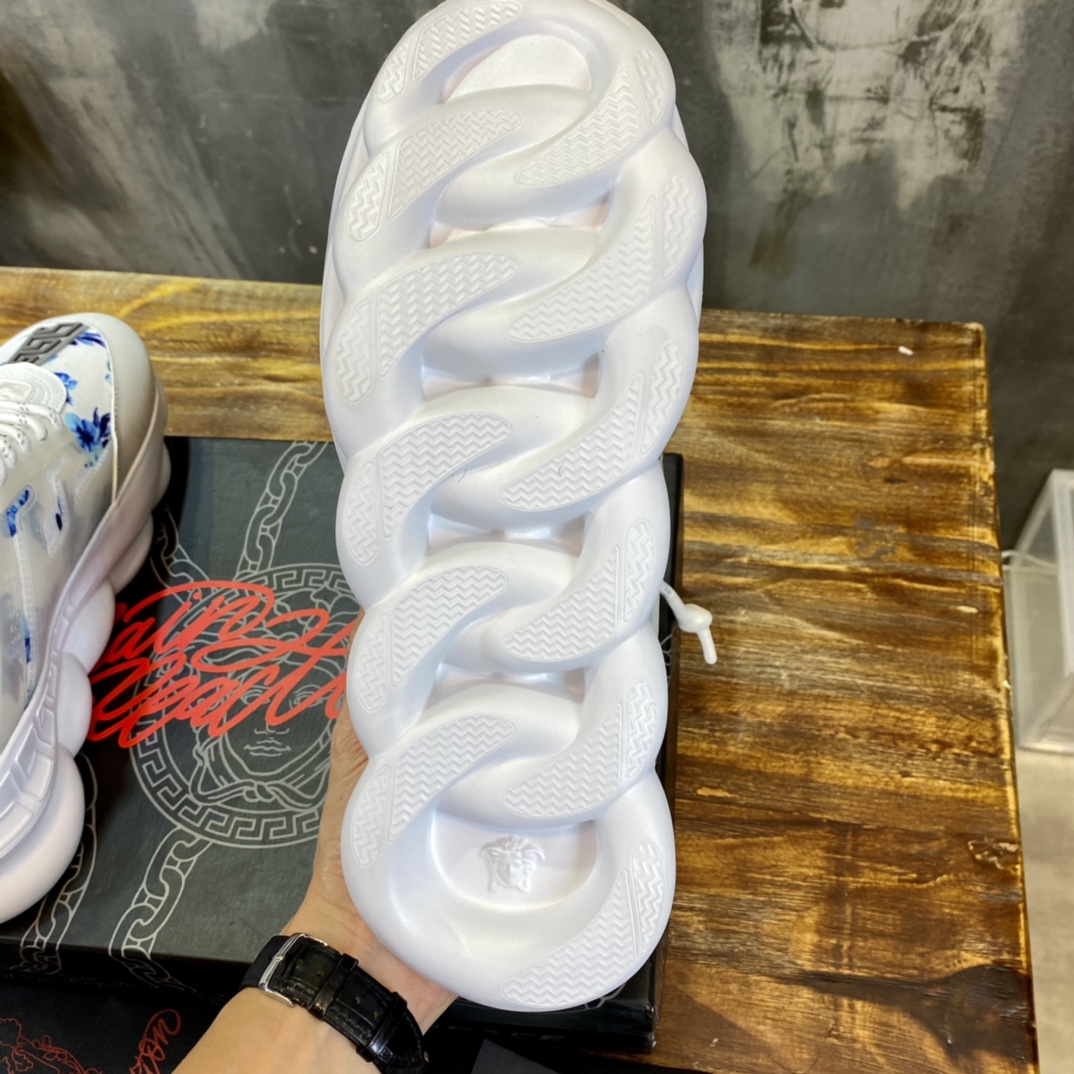 Versace Chain Reaction Sneaker 6 - vstockx