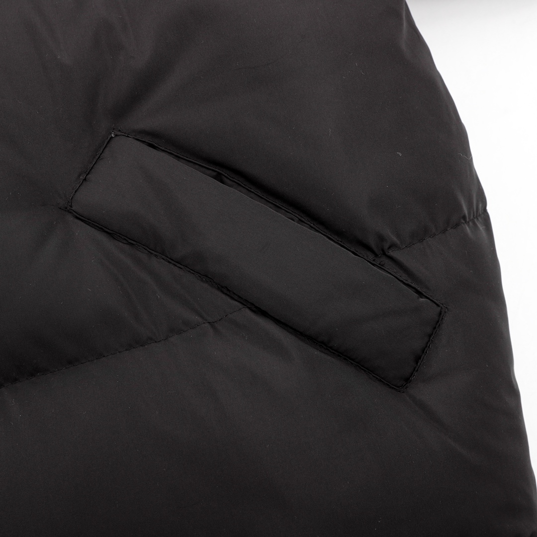 Clothes Balenciaga 141 - vstockx