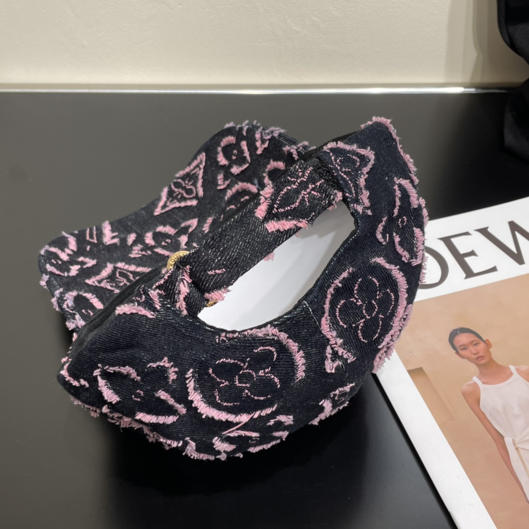 Streetwear Hat LV 329055 - vstockx