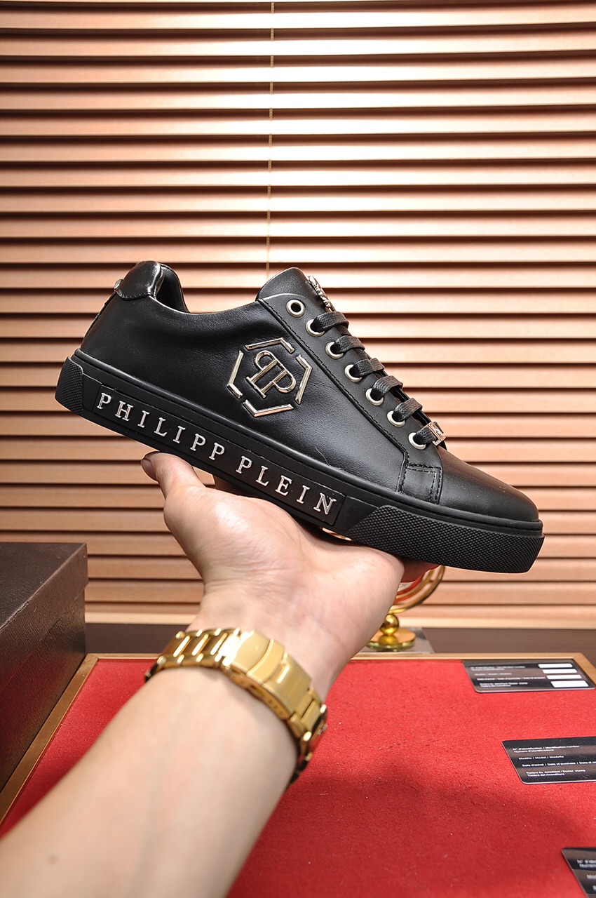 Philipp Plein Low Top Sneakers 35 - vstockx