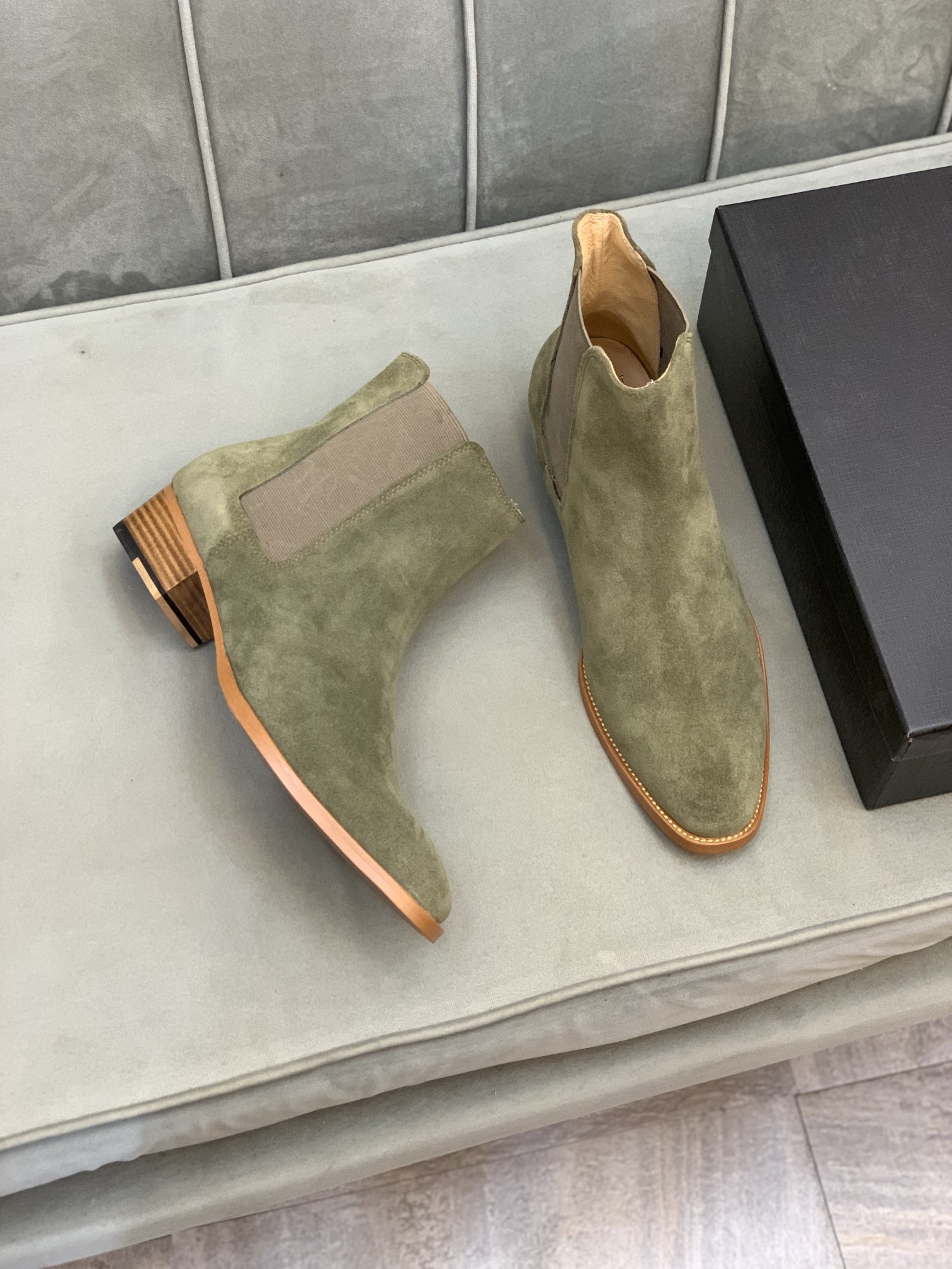 Saint Laurent Boots 9 - vstockx