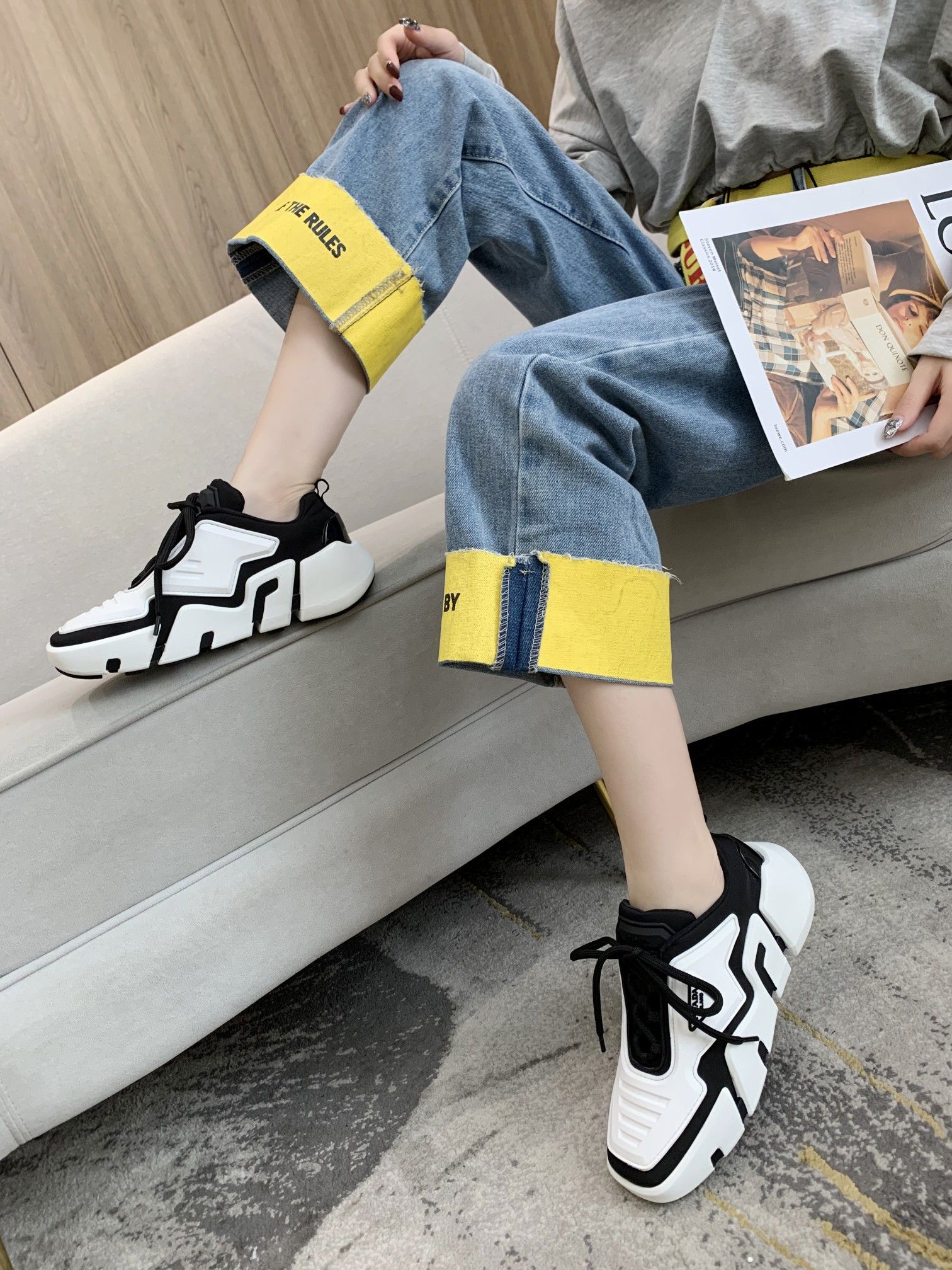 Prada Low Top sneaker 44 - vstockx