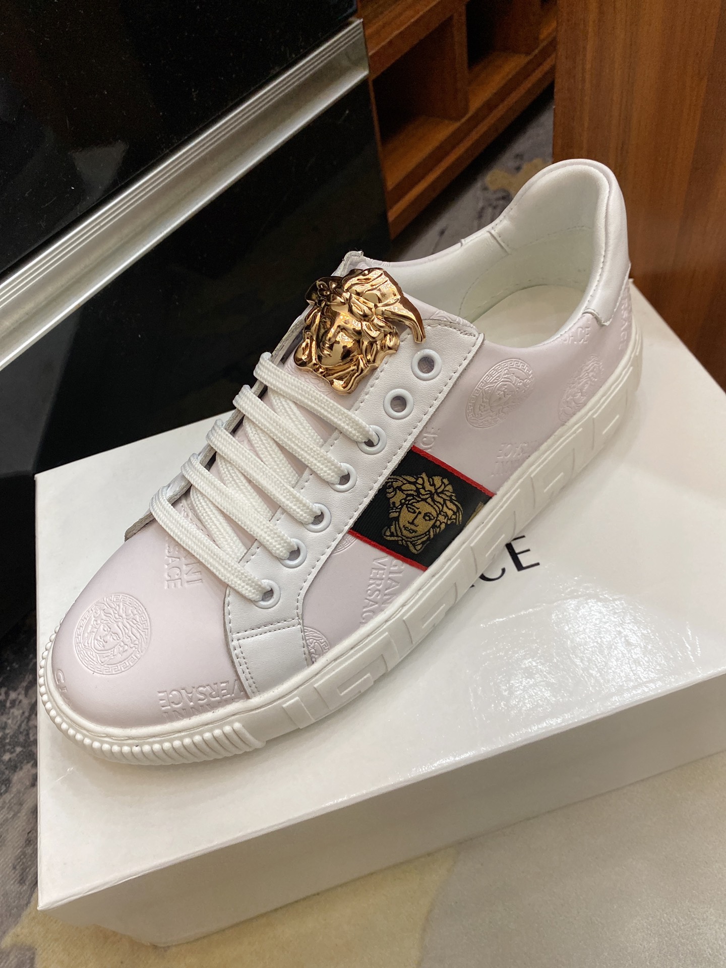 Versace Greca Sneaker 5 - vstockx