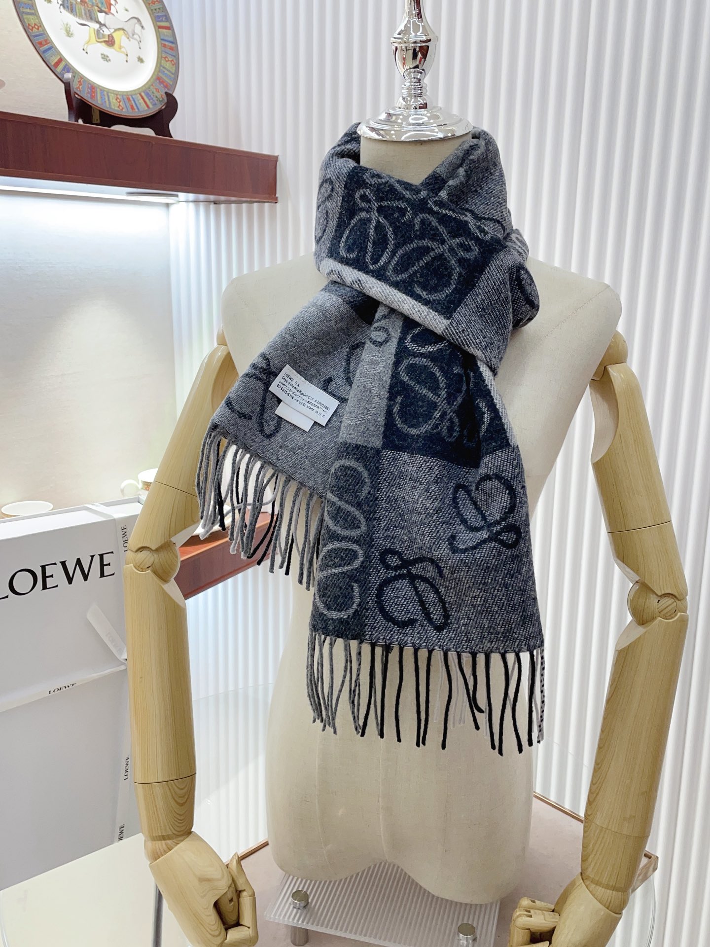 Streetwear Scarf Loewe 328730 SIZE:40x200cm - vstockx