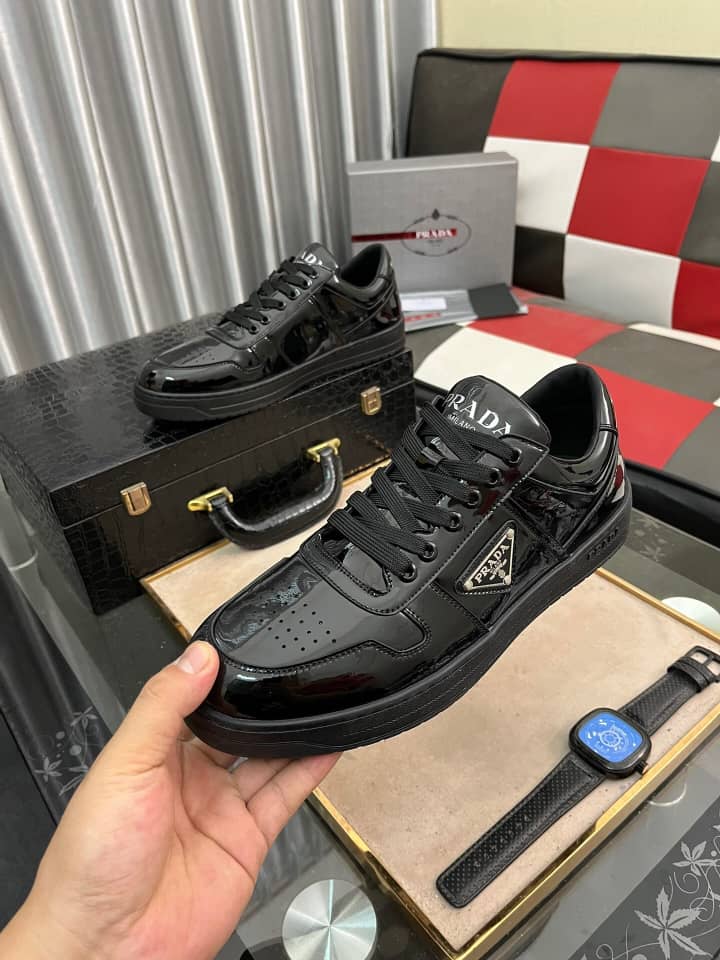Prada Downtown patent leather sneakers Black - vstockx