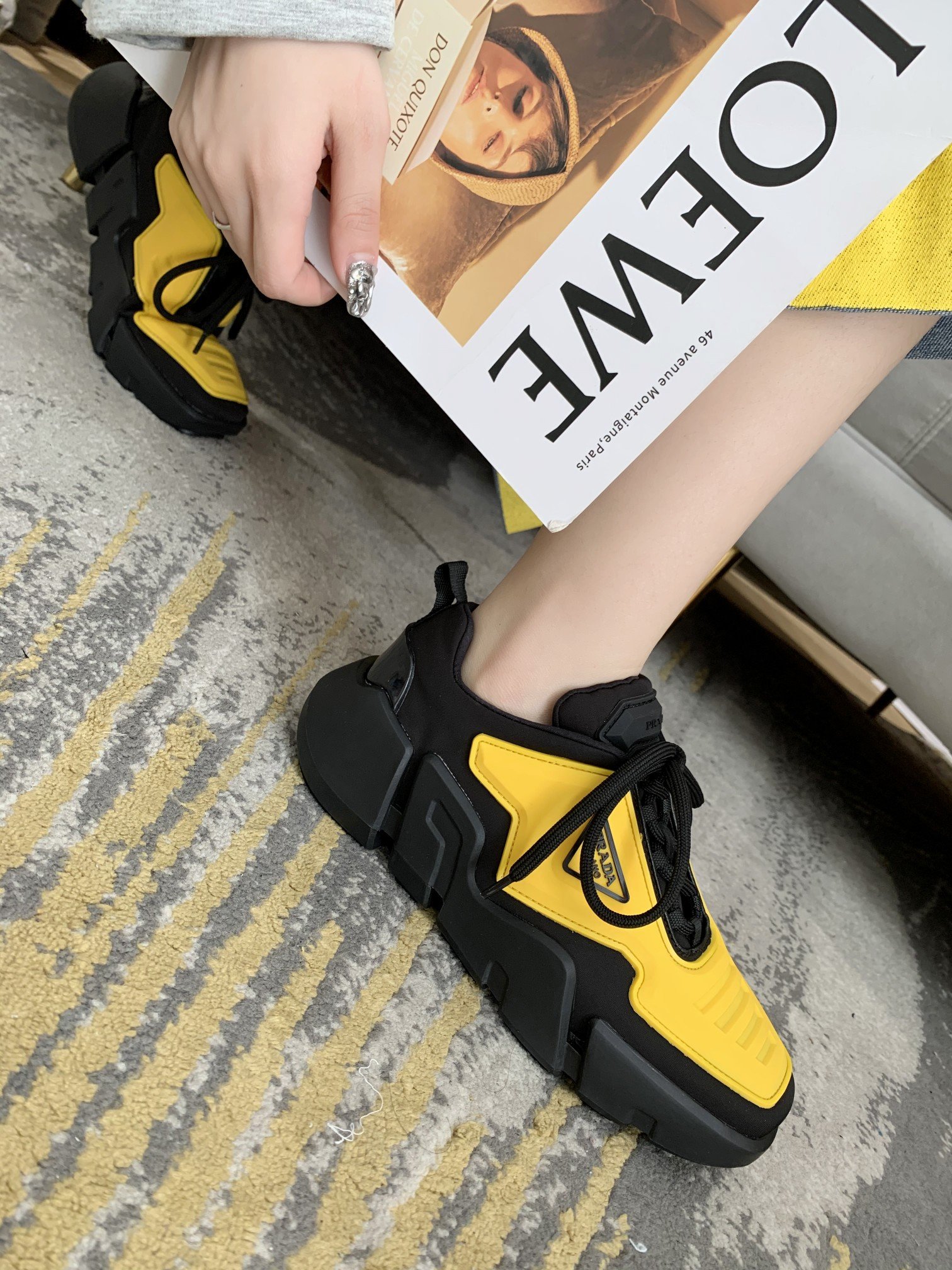 Prada Low Top sneaker 42 - vstockx