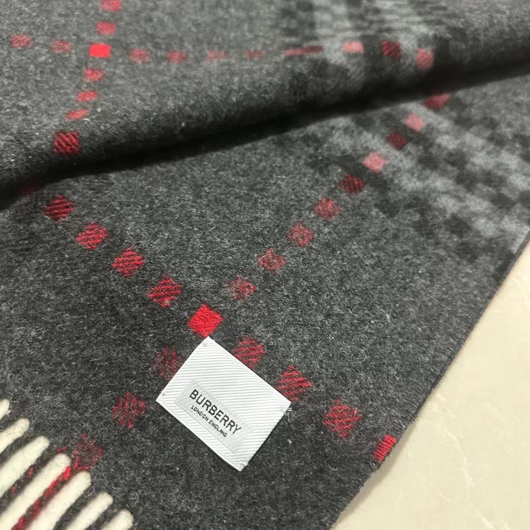 Streetwear Scarf BURBERRY 328974 size:180*35cm - vstockx