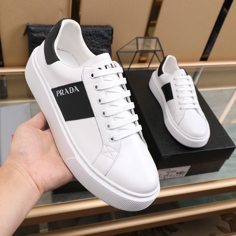 Prada Low Top sneaker 36 - vstockx