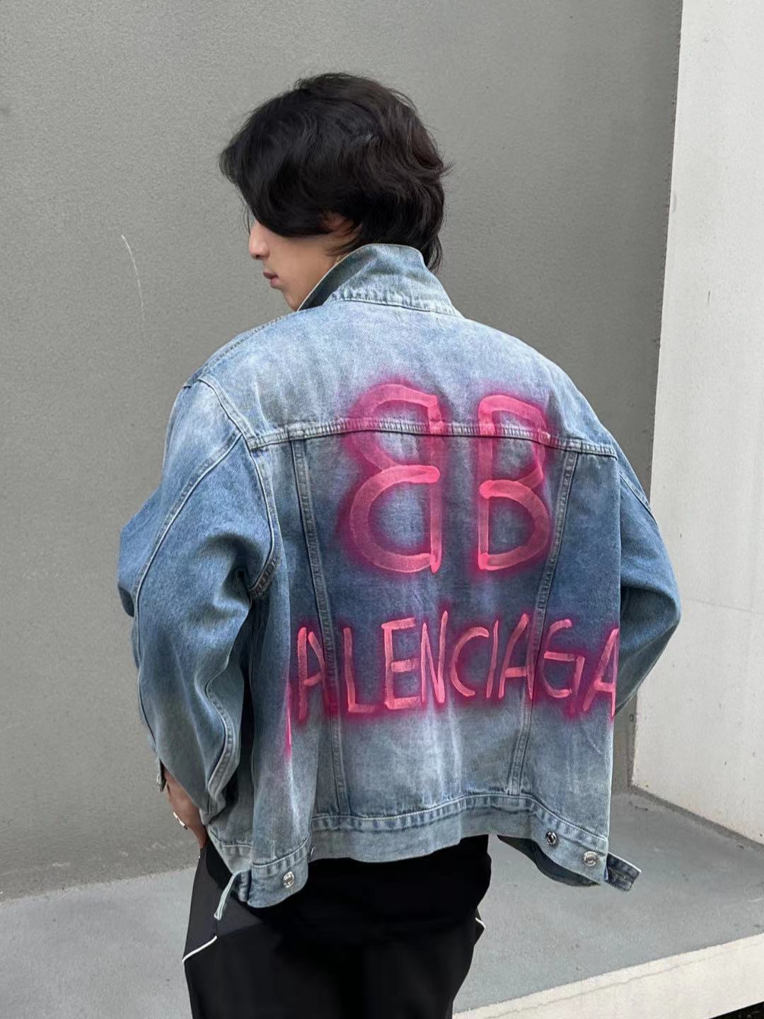 Clothes Balenciaga 135 - vstockx