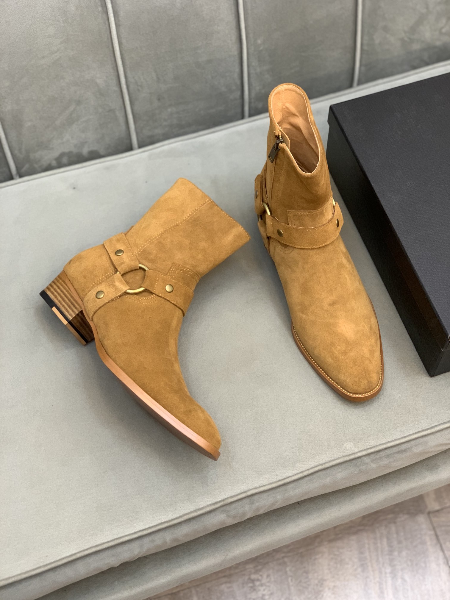 Saint Laurent Boots 1 - vstockx