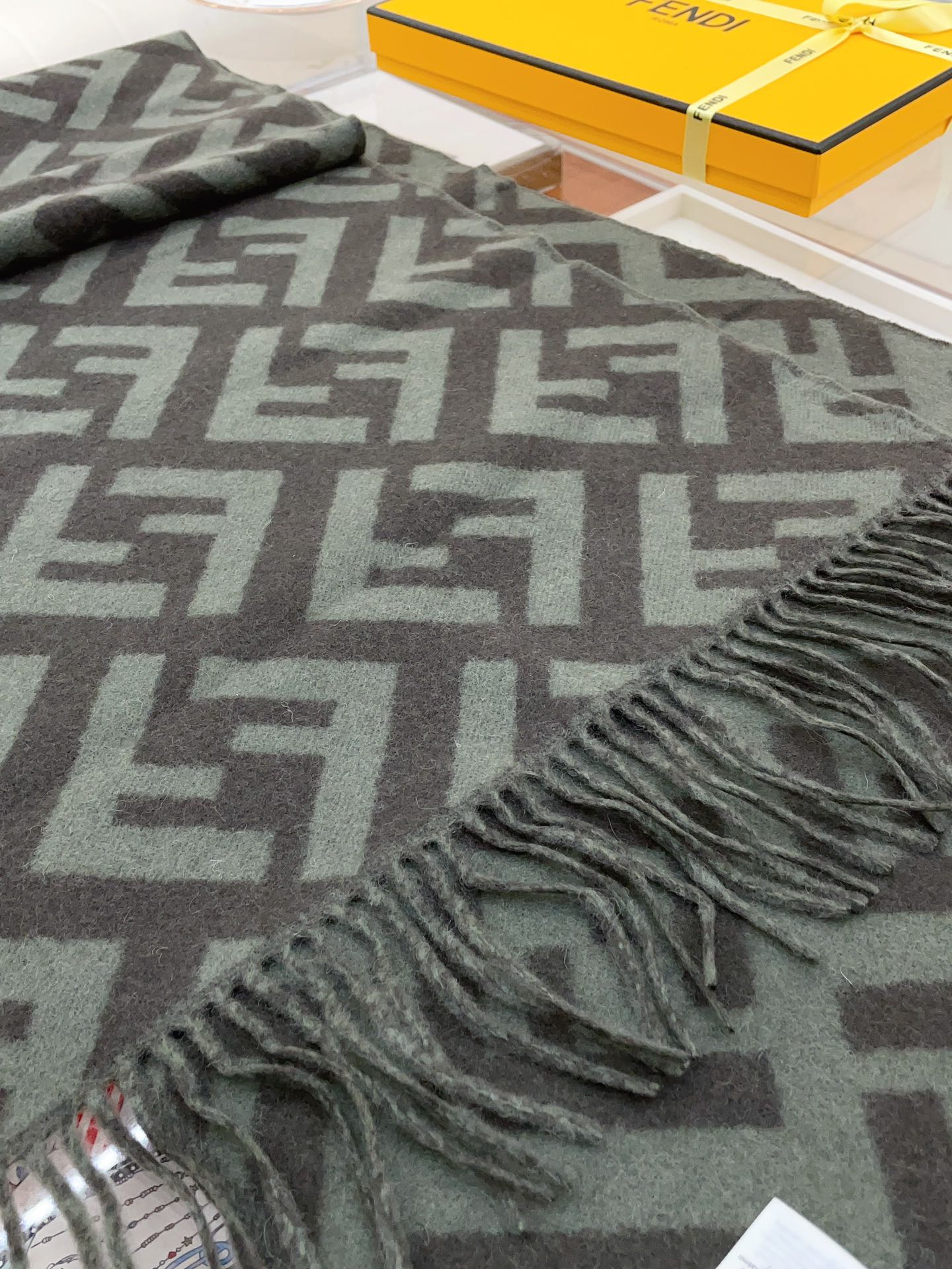 Streetwear Hat Fendi 328872 - vstockx